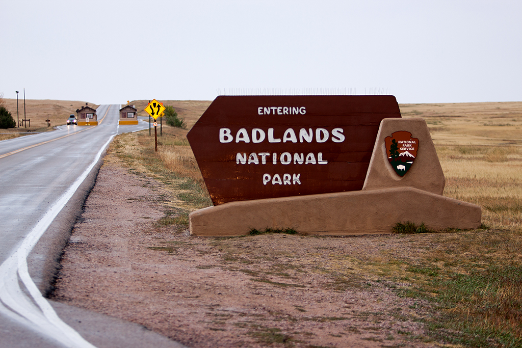 10-08 - 06.jpg - Badlands National Park, SD